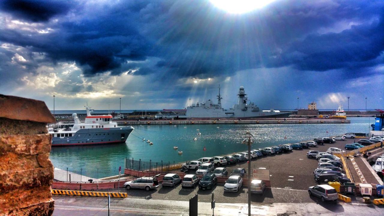 Scirocco Rooms Civitavecchia Bagian luar foto