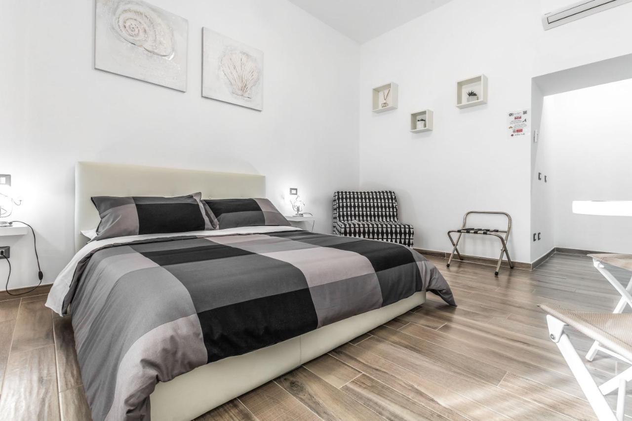 Scirocco Rooms Civitavecchia Bagian luar foto