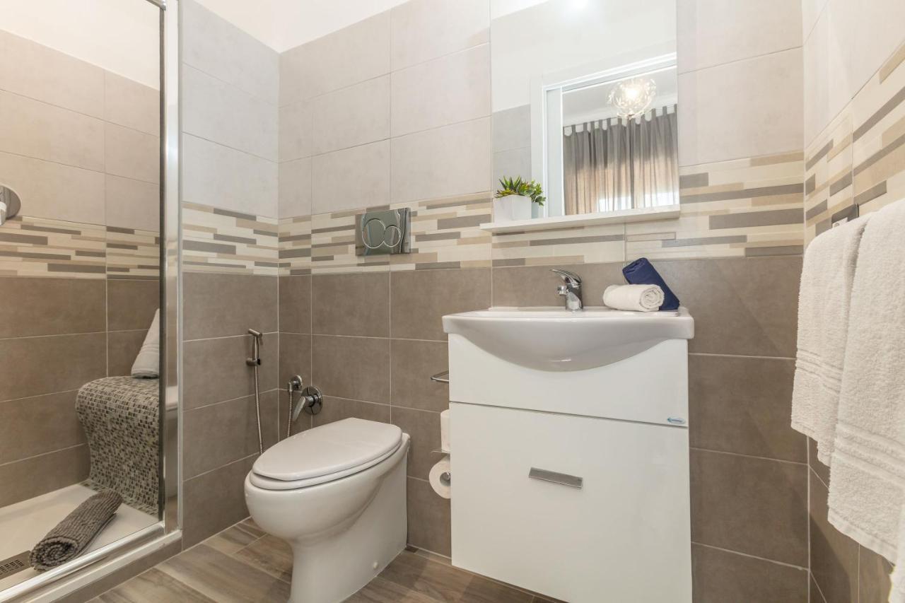 Scirocco Rooms Civitavecchia Bagian luar foto