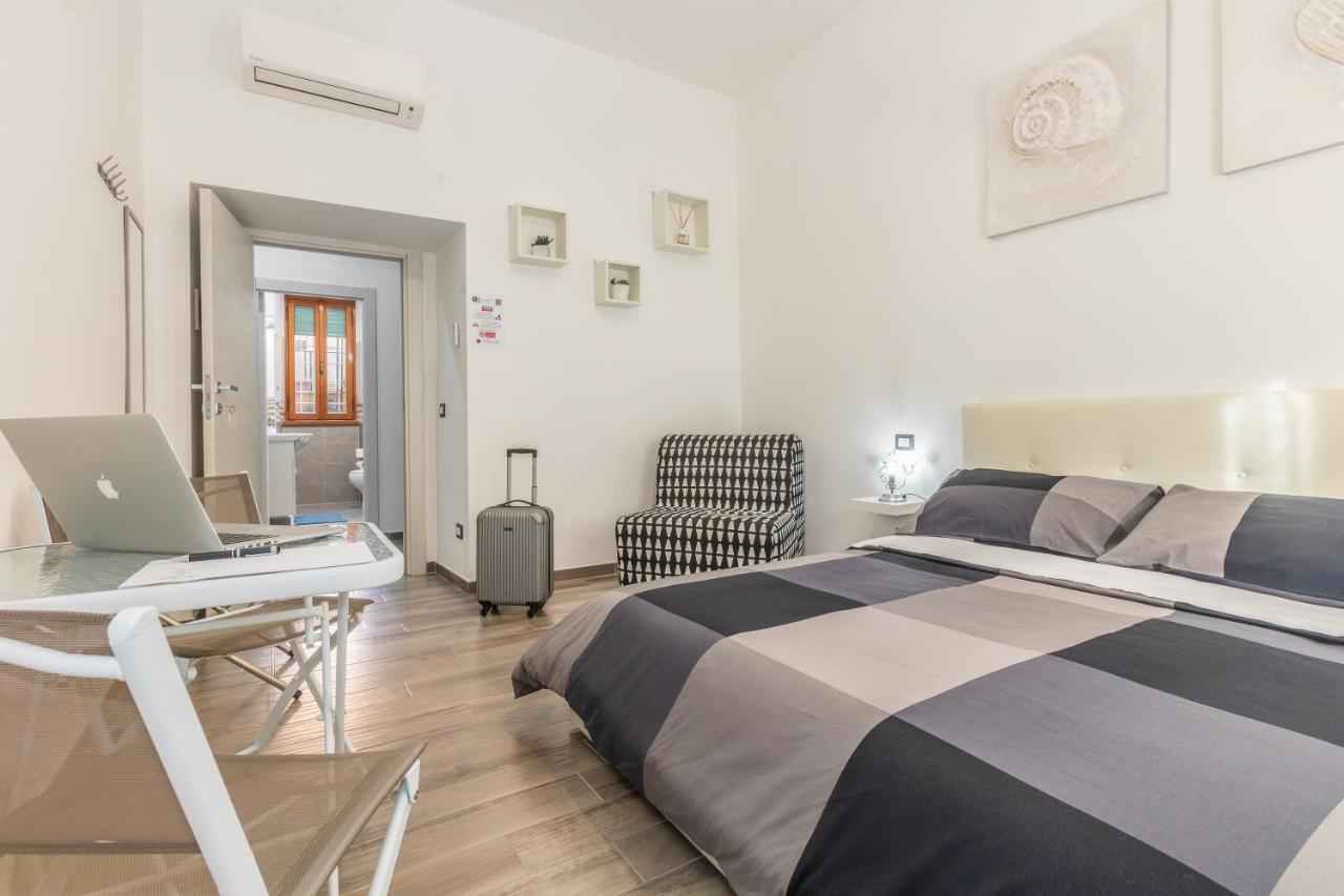 Scirocco Rooms Civitavecchia Bagian luar foto