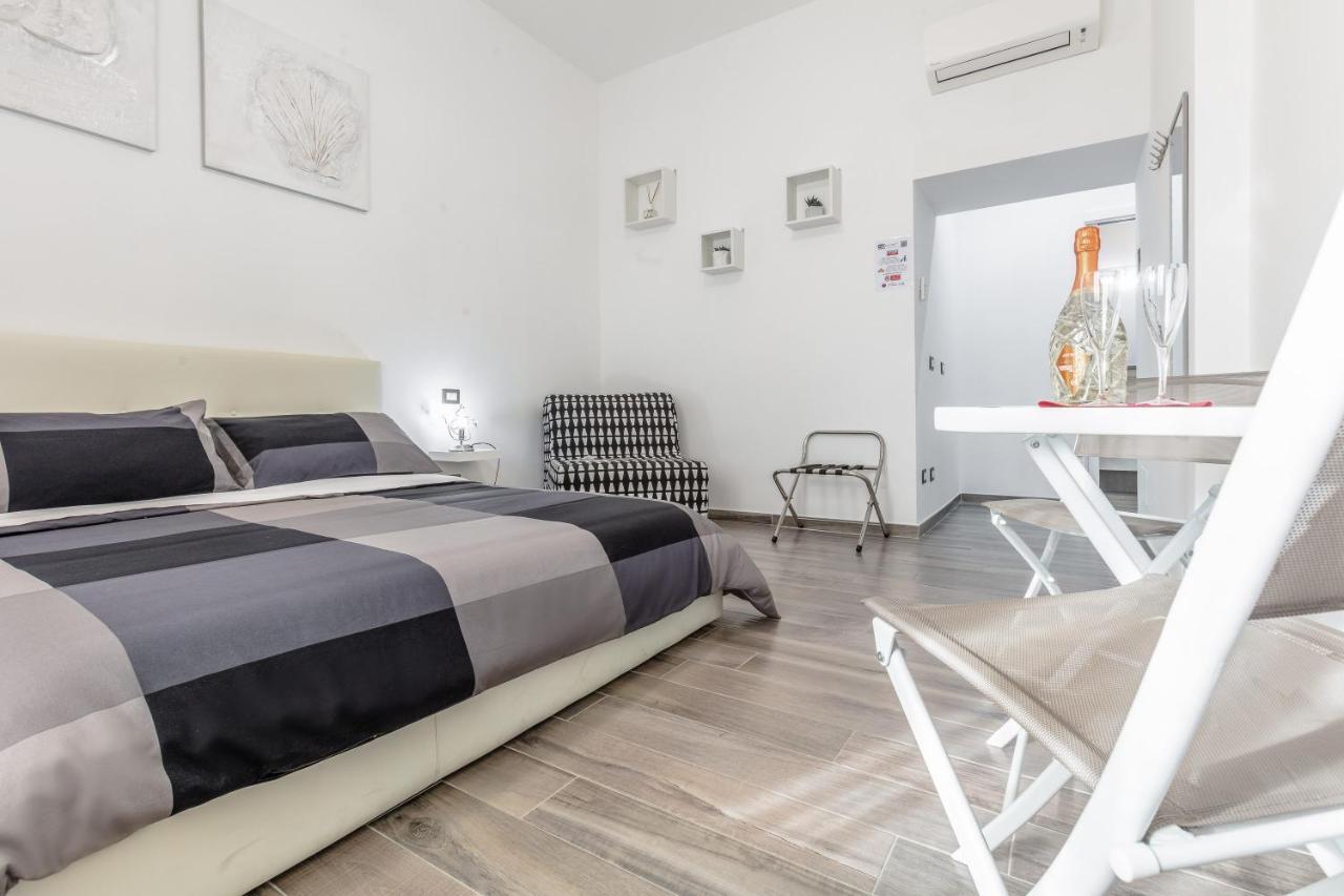 Scirocco Rooms Civitavecchia Bagian luar foto